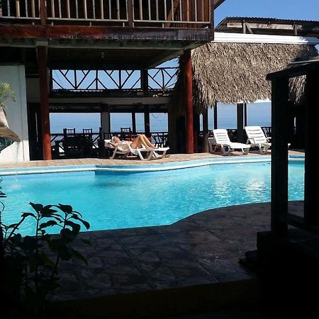La Delphina Bed&Breakfast Bar&Grill La Ceiba Exterior foto