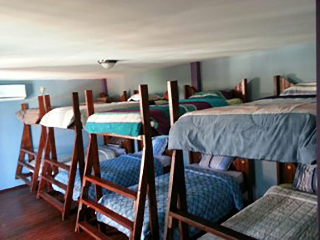 La Delphina Bed&Breakfast Bar&Grill La Ceiba Exterior foto